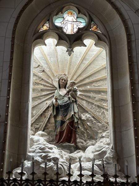 Église Saint-Georges – Vinneuf © Keziah Plummer
