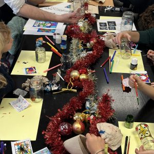 Atelier enfant : Cartes de vœux enluminées