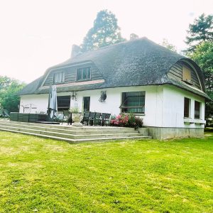 LA CHAUMIÈRE